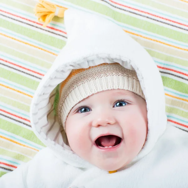 Bébé heureux dans un chapeau — Photo