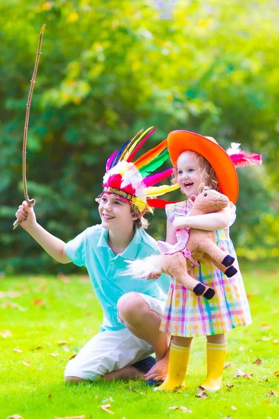 Kinderen spelen cowboy — Stockfoto