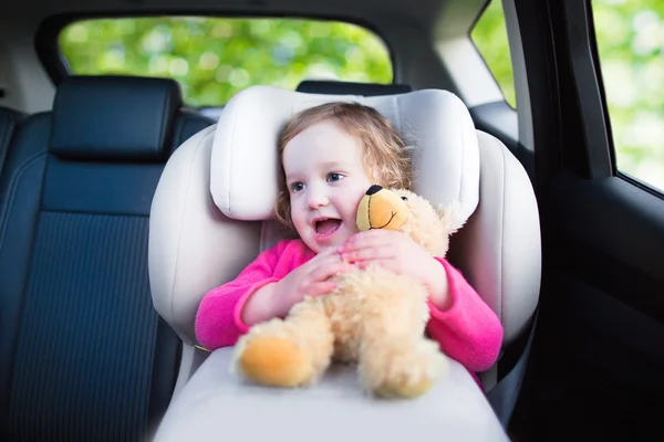 Little girl in car seat — Stock Photo, Image