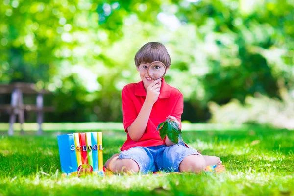 Child in school yard — Stock Photo, Image