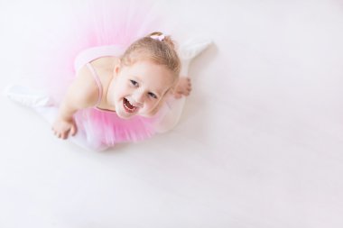 Küçük balerin pembe tutu