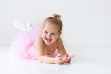 Küçük balerin pembe tutu