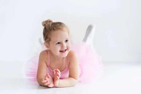 Petite ballerine en tutu rose — Photo