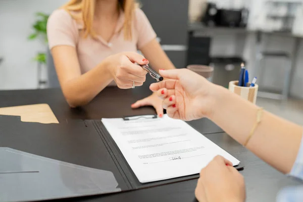 Woman Handing Pen Sign Contract — Stock Photo, Image