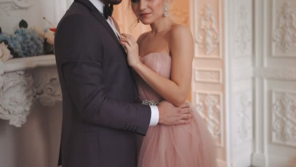 La charmante mariée et marié 