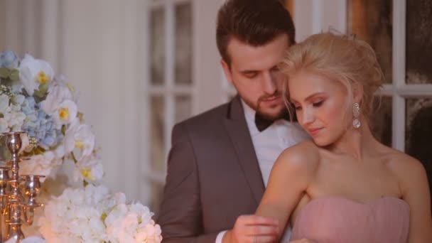 Menyasszony és a vőlegény. — Stock videók