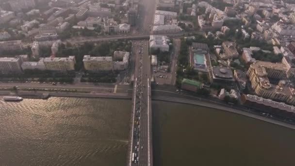 Кримський міст Повітряний вид на автомобільний транспорт — стокове відео
