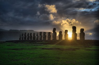 Isla de pascua üzerinde dawn. Rapa nui. Paskalya Adası