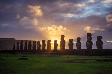 Isla de pascua üzerinde dawn. Rapa nui. Paskalya Adası