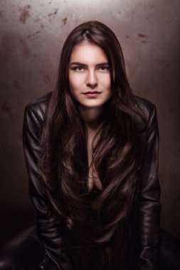 Kız deri pantolon ve ceket