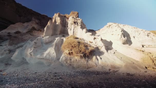 Plage de sable blanc sur l'île de Santorin — Video