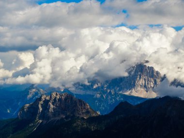 Dolomit alps İtalya