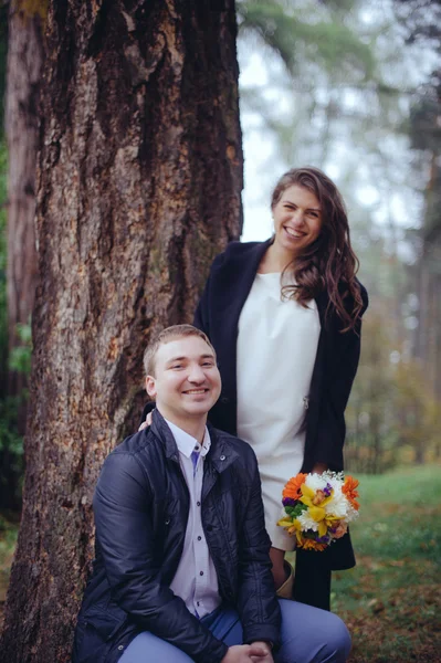 Laughing girl and her boyfriend. — Stok fotoğraf