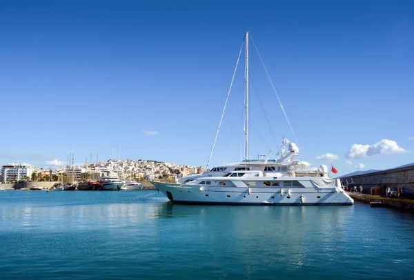 Marina przyciąga Piraeus — Zdjęcie stockowe