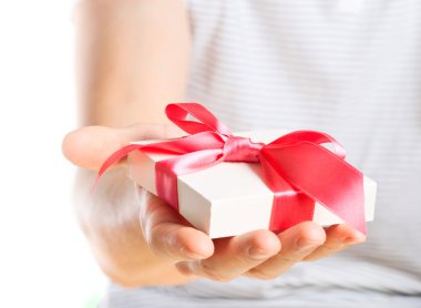 Kurdeleli hediye kutusu