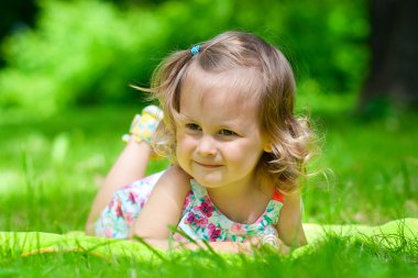 oynayan komik çocuk