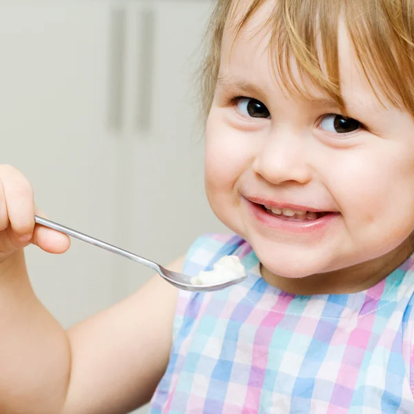 Little child eating — Stock Photo, Image