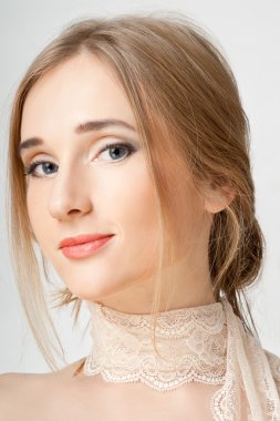 Çekici Genç Kadın