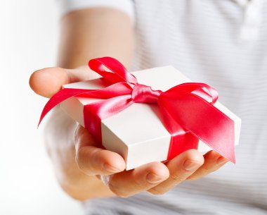 Kurdeleli hediye kutusu