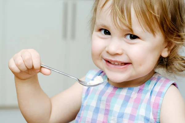Little child eating — Stock Photo, Image