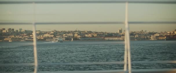 Una Vista Barco Puerto Ciudad Puerto Atardecer Movimiento Lento — Vídeos de Stock