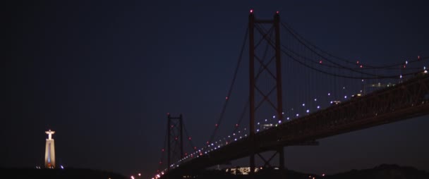 Scena Panoramica Del Portogallo Sospensione Aprile Ponte Ponte Notte Rallentatore — Video Stock