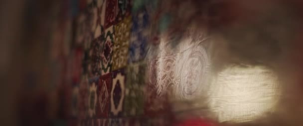 Lissabon Portugal December 2019 Traditionele Keramische Tegelpatronen Handgemaakt Aan Muur — Stockvideo