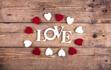 Kelime '' aşk '' eski bir ahşap plakalar. St. Valentine's Day