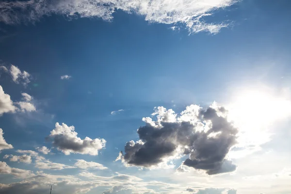 Cielo blu con nuvola primo piano — Foto Stock