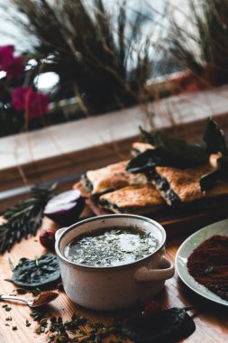 Limon otu ve limonlu balık çorbası, Tayland çorbası.