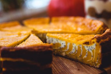 Şükran Günü için yapılan ev yapımı lezzetli balkabağı turtası.