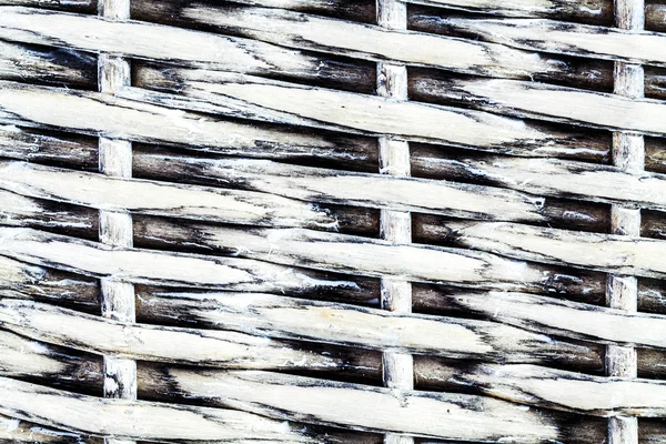 Плетеная корзина белого фона — стоковое фото