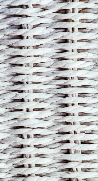 Плетеная корзина белого фона — стоковое фото