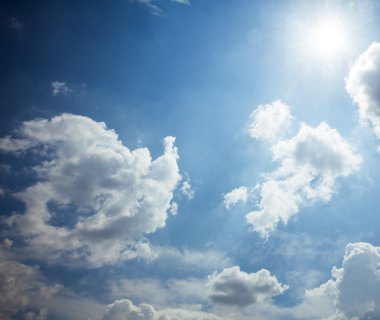 gökyüzü ve güneş