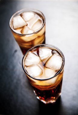 ahşap zemin buzlu Cola. alkolsüz içecekler