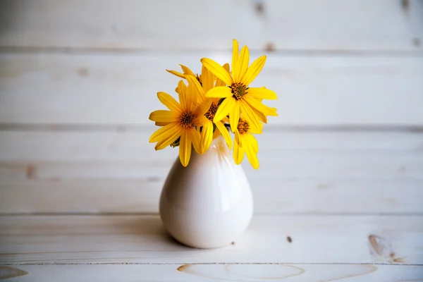 Natureza morta com flores de primavera — Fotografia de Stock