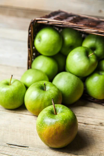 Fruit. apples in a basket on wooden table — Stock Photo, Image