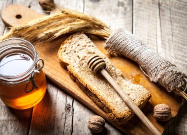 Bir kavanoz bal, dilim ekmek