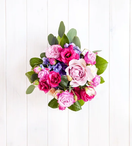 Flowers. bouquet of roses in a bucket — Stock Photo, Image