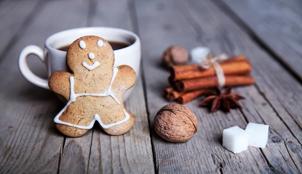 Christmas food. Gingerbread man cookies in Christmas setting. Xmas dessert