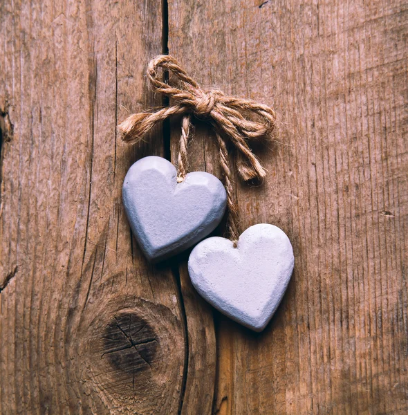 Cuore su uno sfondo di legno. Stile vintage. — Foto Stock