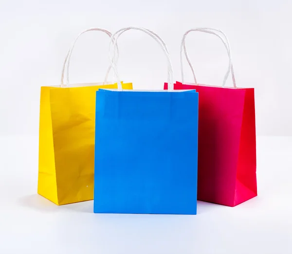 Multicolore Shopping bags su sfondo bianco, vendita, acquisto — Foto Stock