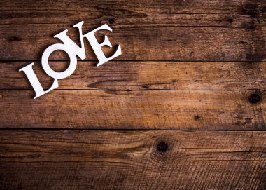 Kelime '' aşk '' eski bir ahşap plakalar. St. Valentine's Day