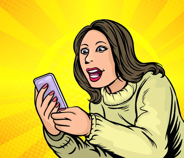 Mujer Sorprendida Mirando Teléfono Móvil Arte Pop Retro Dibujado Mano — Vector de stock