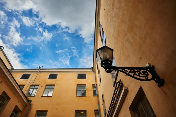 Eski Helsinki, bulutlu gün yaz bina