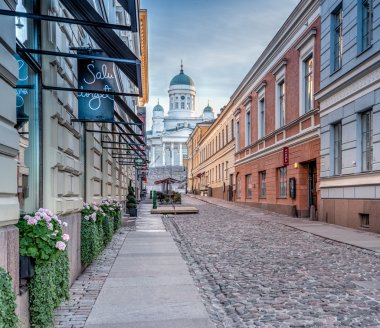 Helsinki Katedrali üzerinde gündoğumu