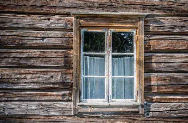 Vieja ventana de madera — Foto de Stock