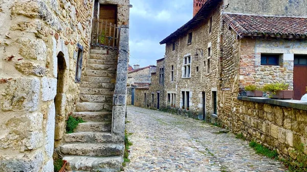 Fransa 'nın büyüleyici ortaçağ köyü Perouges