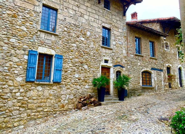 Okouzlující Středověká Vesnice Perouges Francii — Stock fotografie