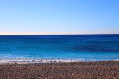 Fransa 'nın güneyindeki Cassis limanındaki mavi Akdeniz manzarası